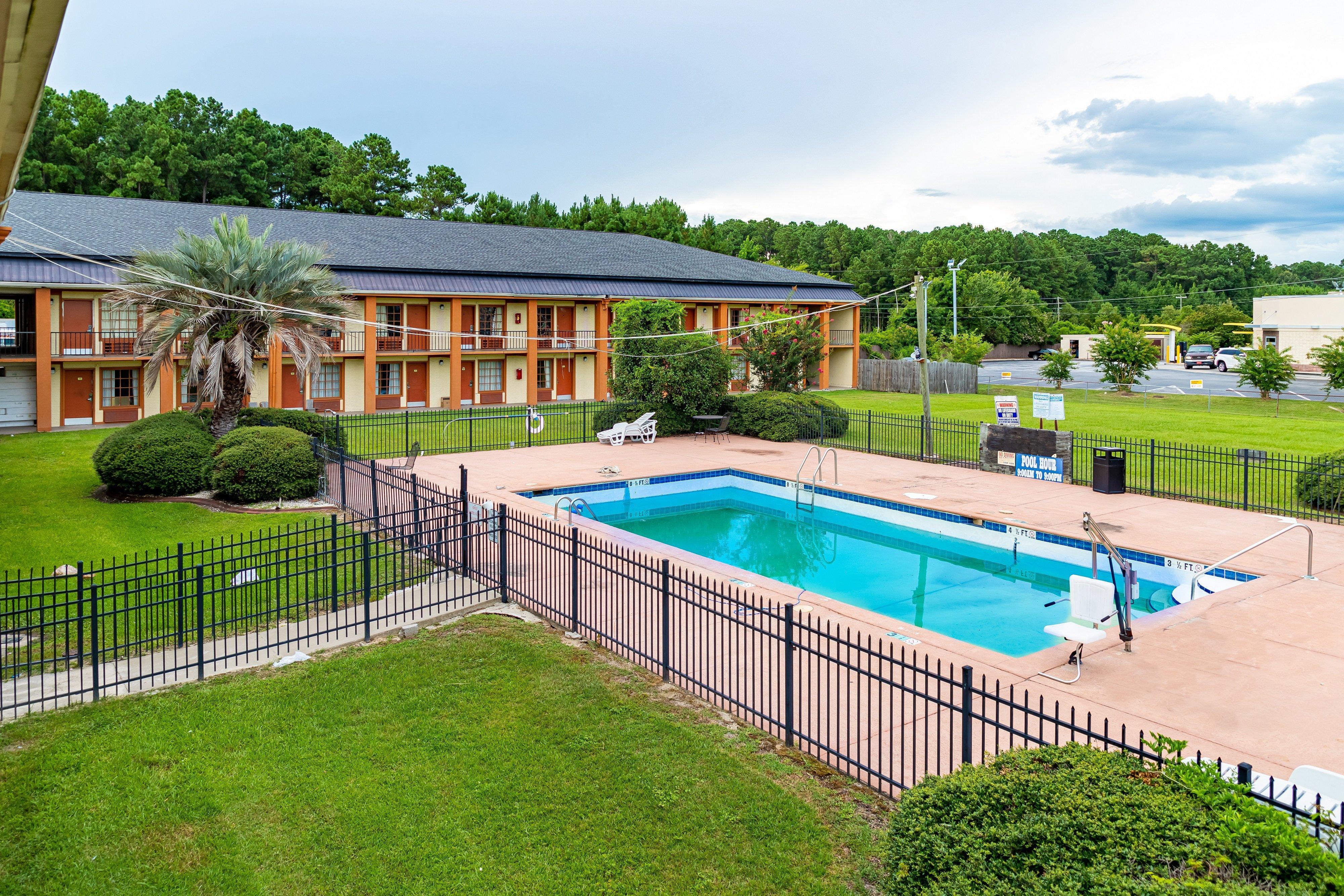Red Roof Inn Savannah - Richmond Hill I-95 Exterior foto